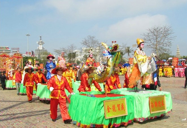 2012年雷州市元宵民俗文化大巡游图片